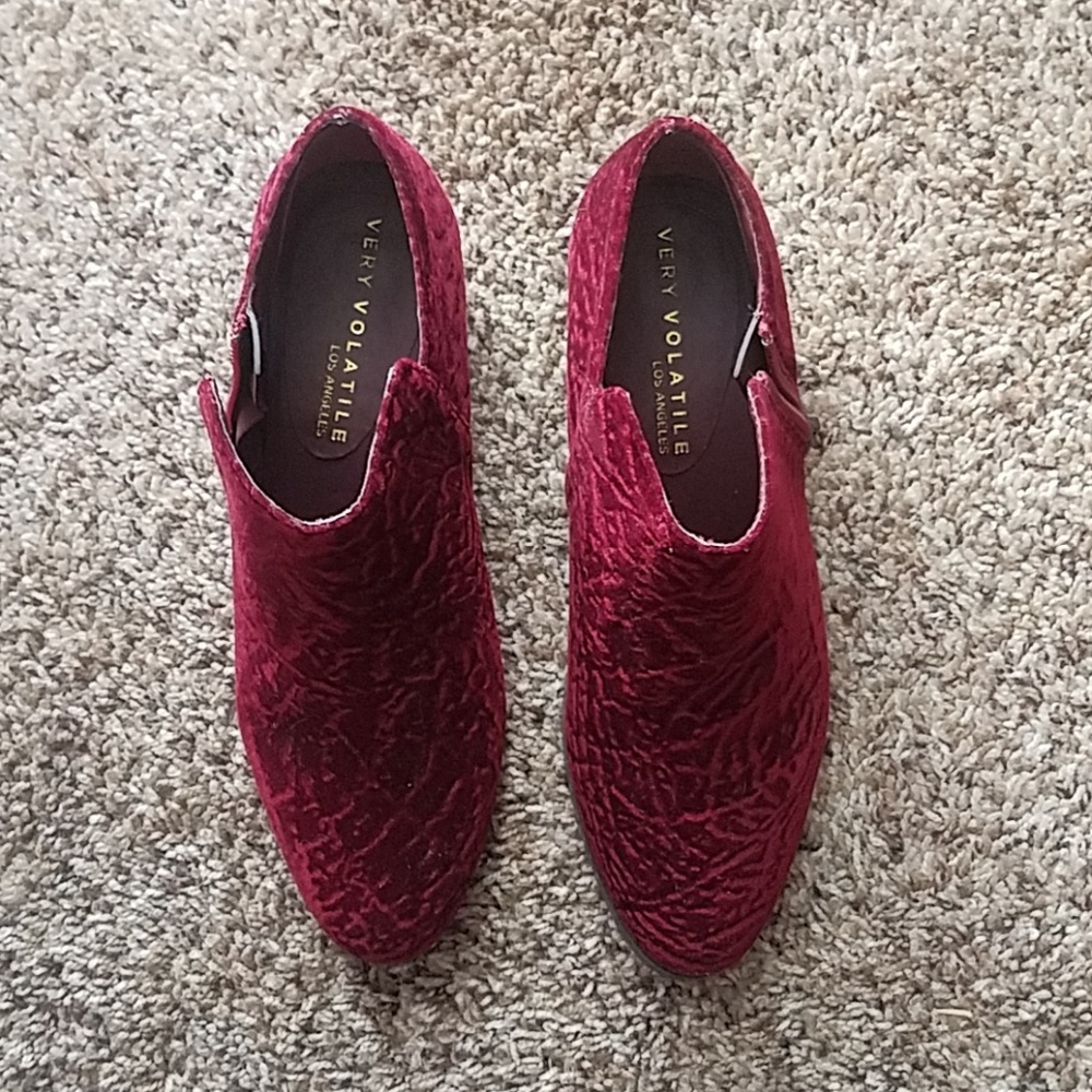 Crushed velvet burgundy booties